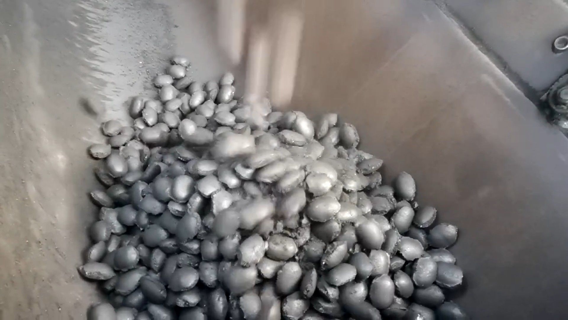 转底炉脱锌技术与粘合剂的应用